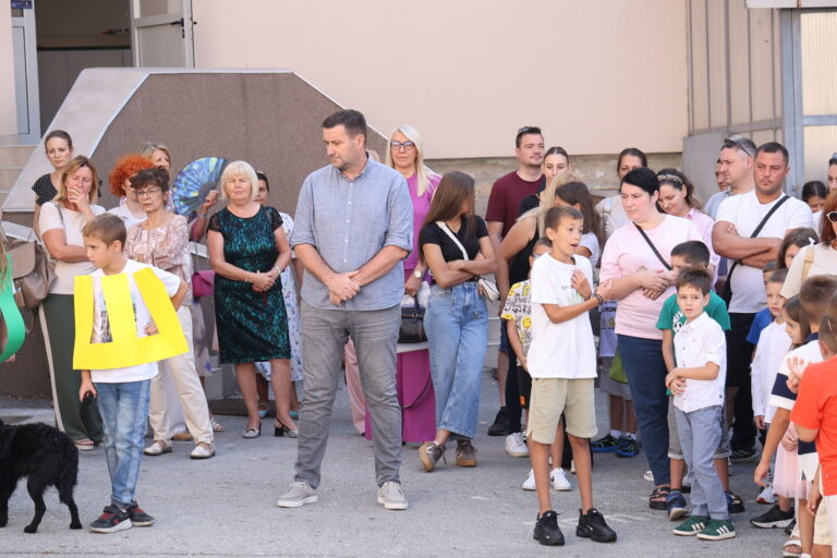Prvaci Prve osnovne škole „Kralja Petra II“ u Užicu zakoračili u novo poglavlje školovanja